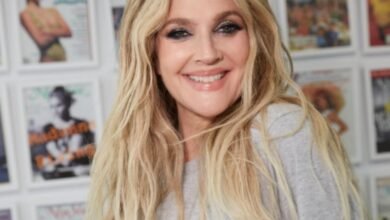 O último visual de cabelo de Drew Barrymore é uma homenagem ao seu icônico estilo Charlie's Angels